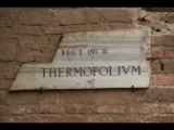 03697 ostia - regio i - insula ii - caseggiato del termopolio (i,ii,5) - schild.jpg